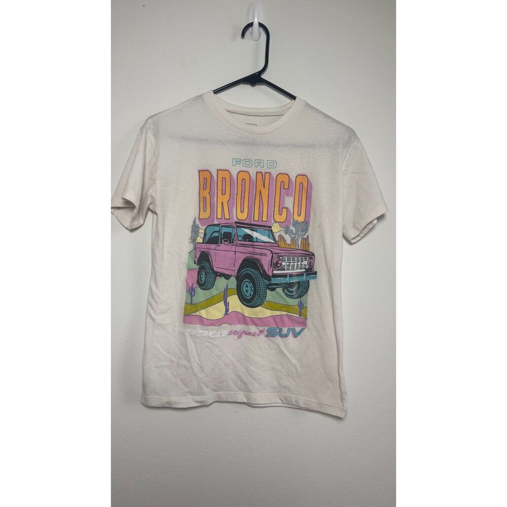 Ford Bronco T Shirt Women’s Small Pink Graphic Tee Retro Desert SUV Licensed